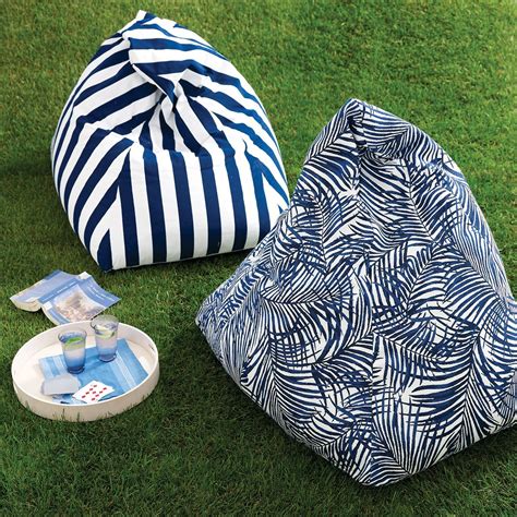 Outdoor bean bags: 10 stylish options for your home .